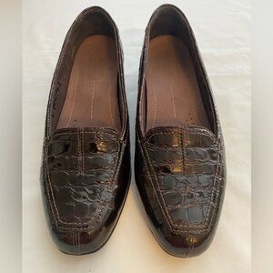 Clarks Artisan Brown Crocodile loafers. Sz 7.5